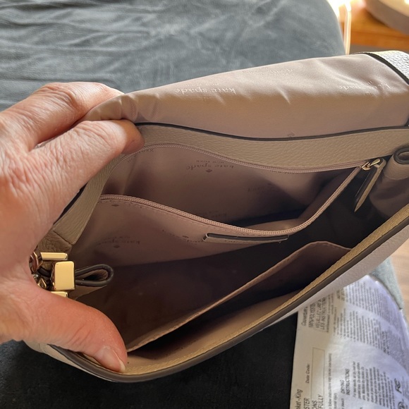 Kate Spade leather bag. shoulder strap and cross body strap. great summer bag - Picture 9 of 9